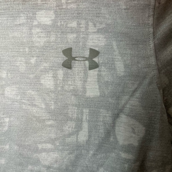 Under Armour Fitted T-Shirt - Picture 2 of 5